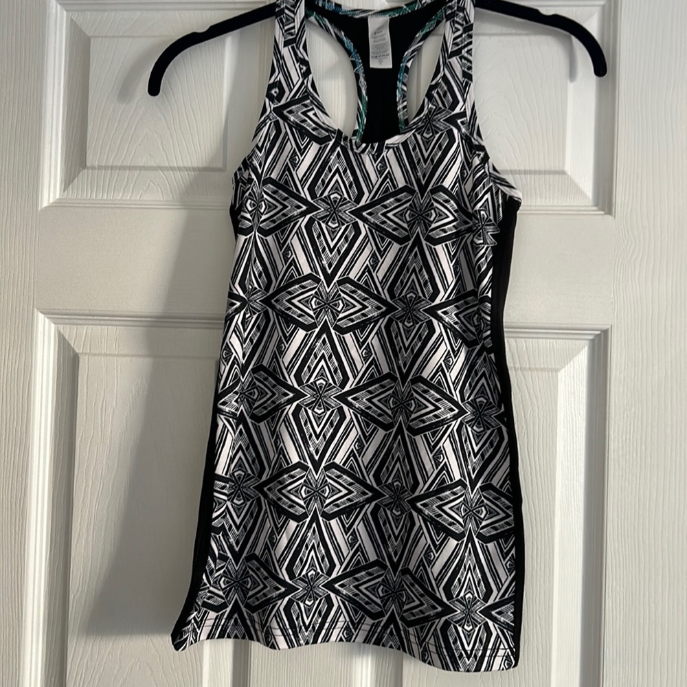 Pre-loved Ivivva Racer Back white and black pattern